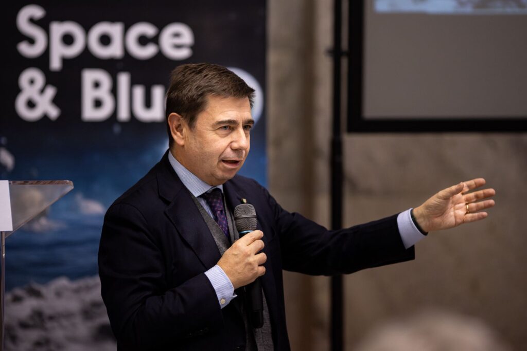 Comparini- Space-&-Blue