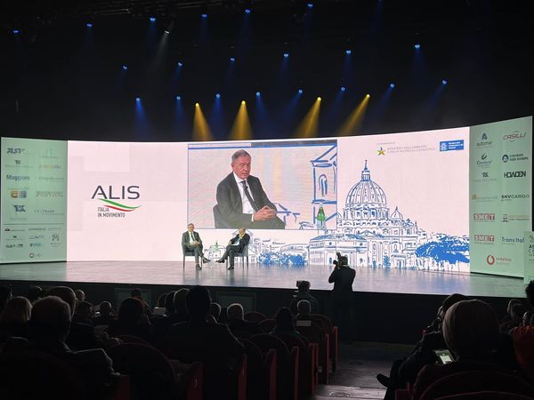 urso alis bruno vespa