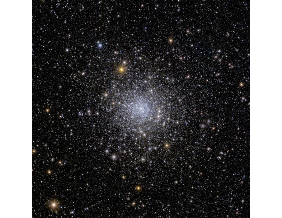 Le prime immagini di Euclid: il confine sfolgorante dell'oscurità 6 euclids view of globular cluster ngc 6397
