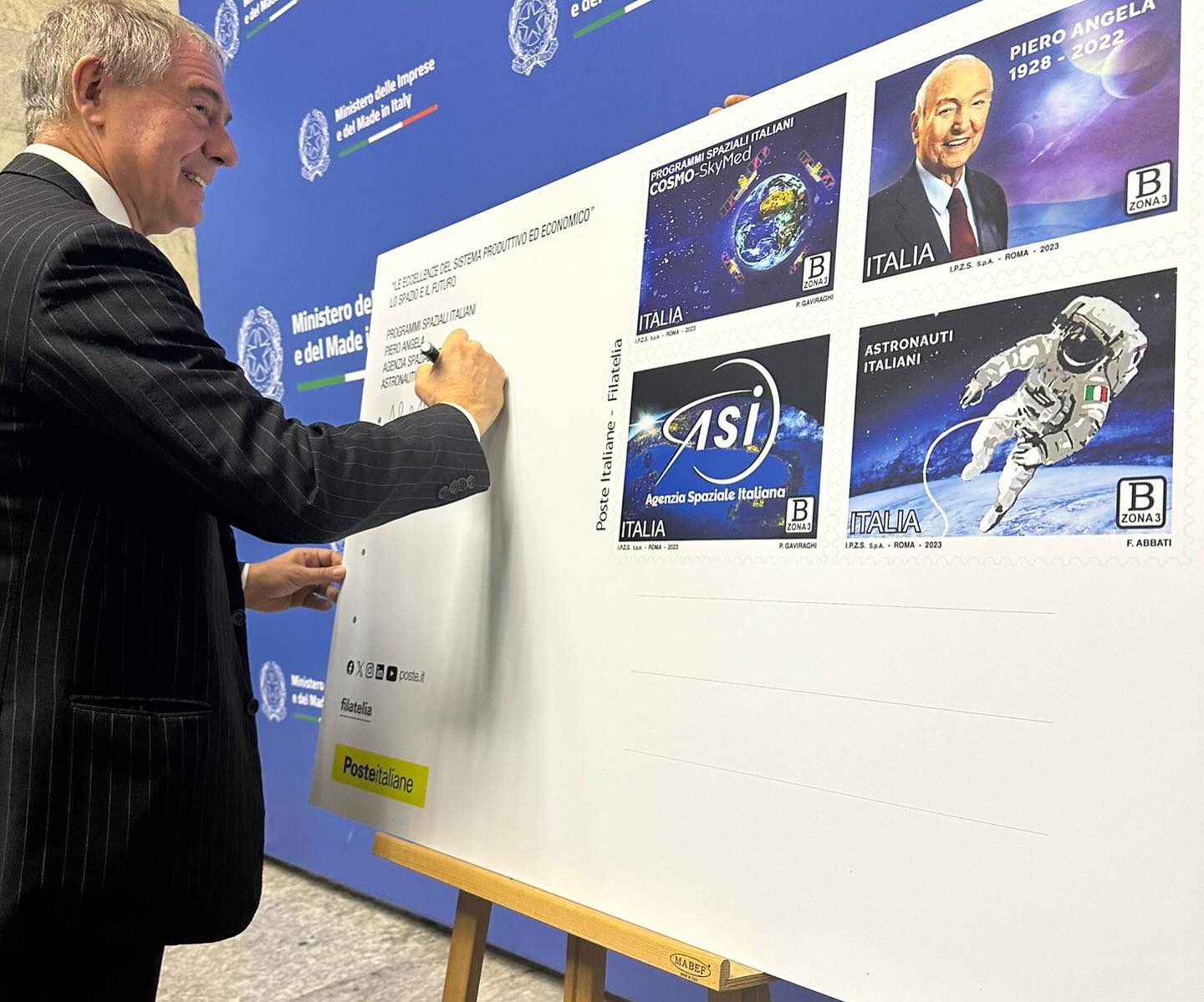 Urso- spazio - emissione-francobolli