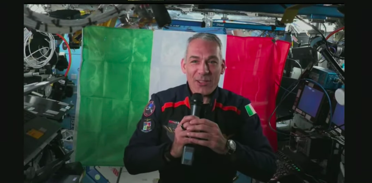 meloni e villadei in collegamento