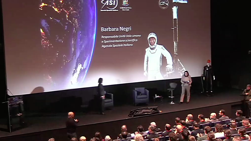 studenti collegati con Walter Villadei sulla ISS NEGRI ASI ITALIA