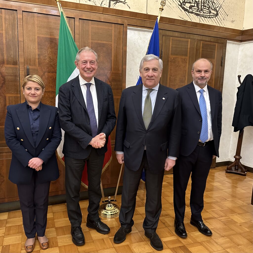 cabina di regia tajani urso