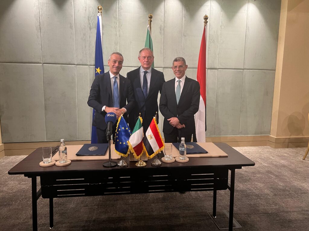 MoU agenzia spaziale italiana e d'egitto alla presenza di urso