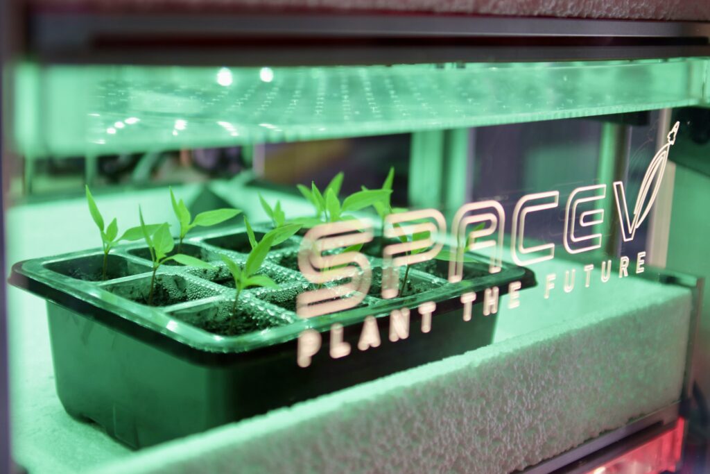 Malerba, una serra per lo Spazio. Intervista al Founder di SpaceV e 1° astronauta italiano con lo shuttle Atlantis nel 1992 5 poc della serra spaziale space v destinato alla stazione orbitante5