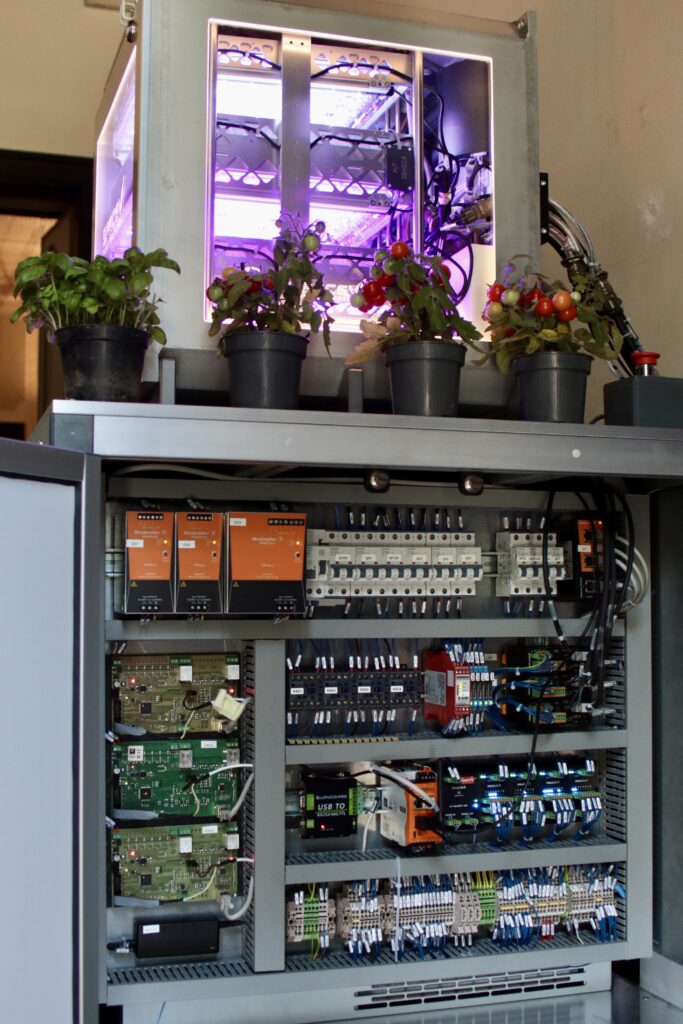 Malerba, una serra per lo Spazio. Intervista al Founder di SpaceV e 1° astronauta italiano con lo shuttle Atlantis nel 1992 3 supporto per il poc di space v cooler 1