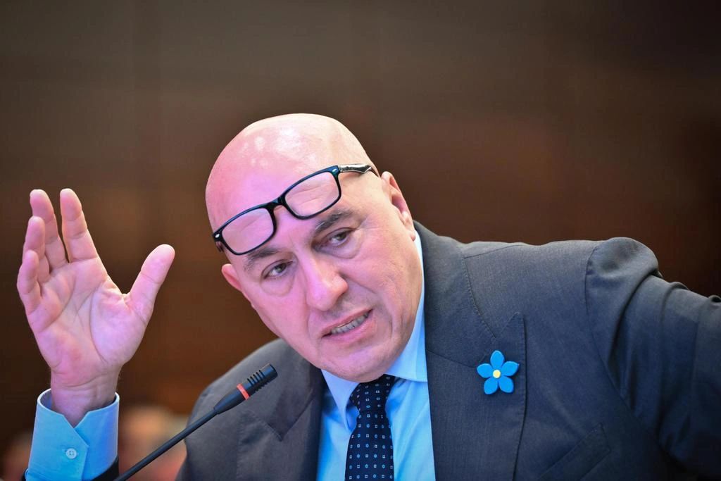 Spazio: Crosetto, 'Difesa dovrà assicurare protezione dei sistemi satellitari critici, sia militari che civili' 2 spazio crosetto