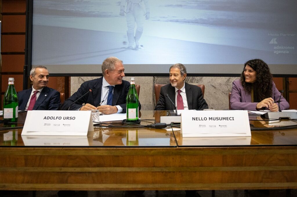 Space&Blue, Urso: "Come ministero abbiamo inserito nel progetto made in Italy 2030 la blue e la space economy come comparti emergenti del made in Italy" 2 space&blue urso musumeci valente busatto
