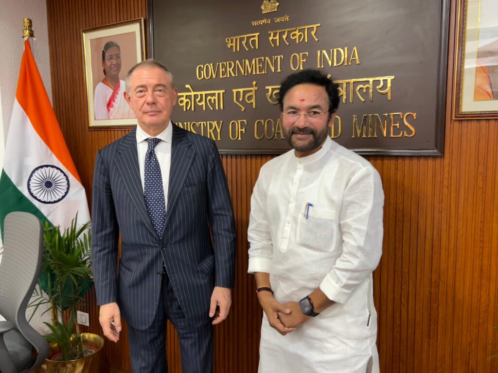 Urso in India, conclusa la visita ufficiale: "Da spazio a materie prime critiche, al via nuova fase della nostra cooperazione" 2 urso mumbai