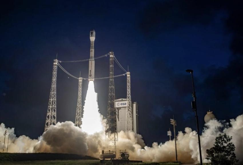 italia in orbita vega vv25 launch