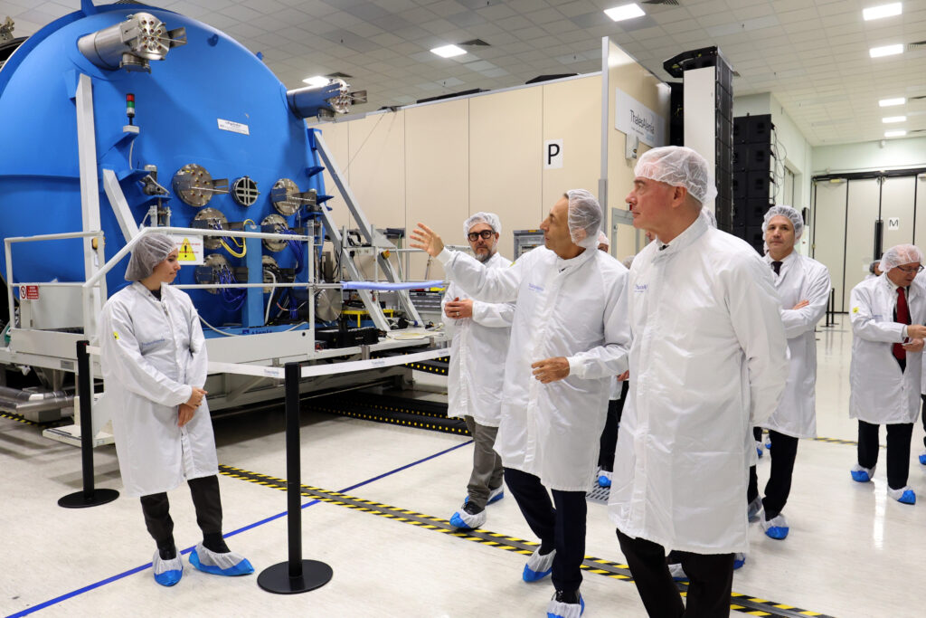 ministro urso thales alenia space